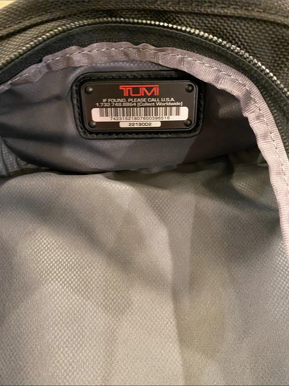 Tumi compact black
